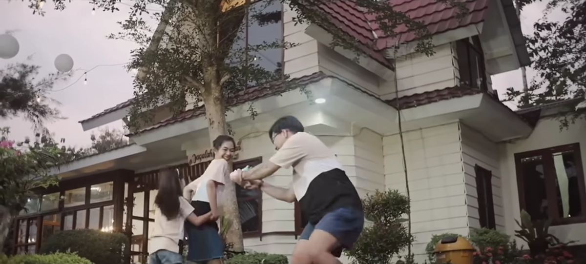 Makna Lirik Lagu Nanti Kita Seperti Ini Batas Senja. Foto Youtube