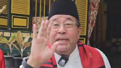 Daftar ke KPU DKI, Bang Doel Ajak Warga Jakarta Ikut 'Lamaran' Pakai Sandal