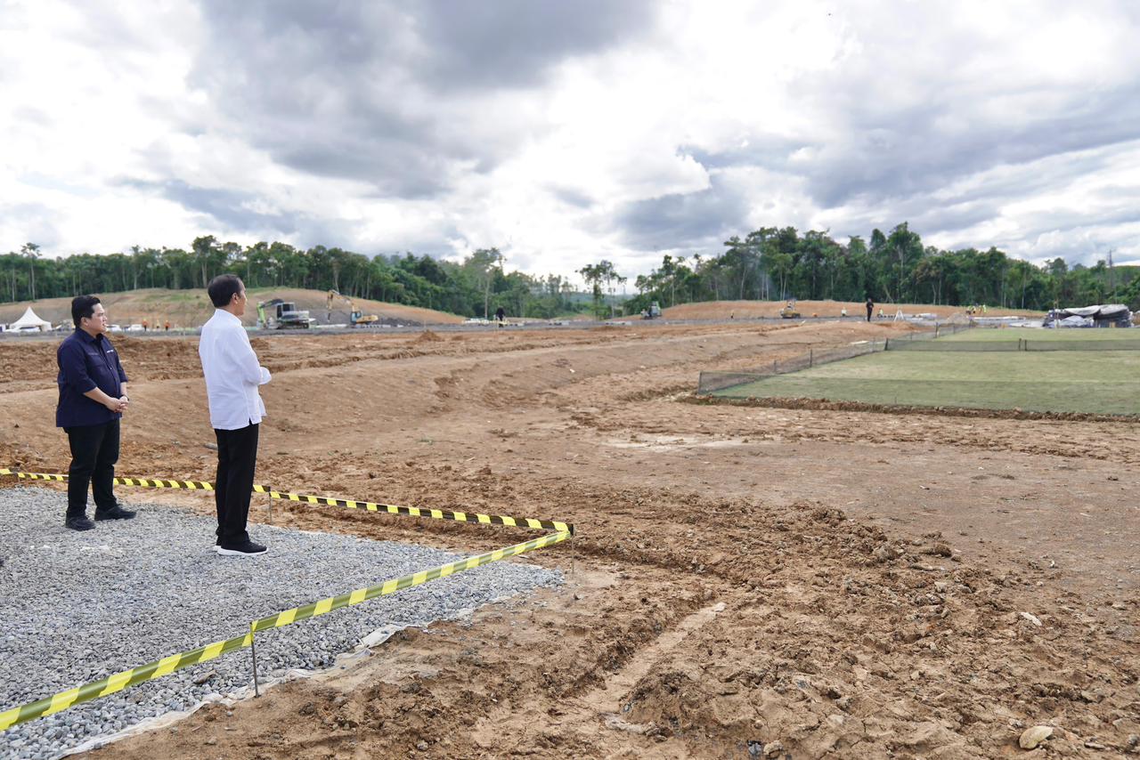 Jokowi Tinjau Training Center PSSI di IKN, Progres Sudah 20 Persen