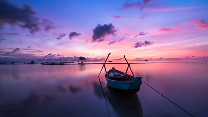 Air di Danau Ini Berubah Jadi Warna Merah Muda Dalam Semalam