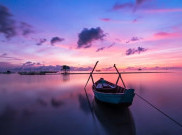 Air di Danau Ini Berubah Jadi Warna Merah Muda Dalam Semalam