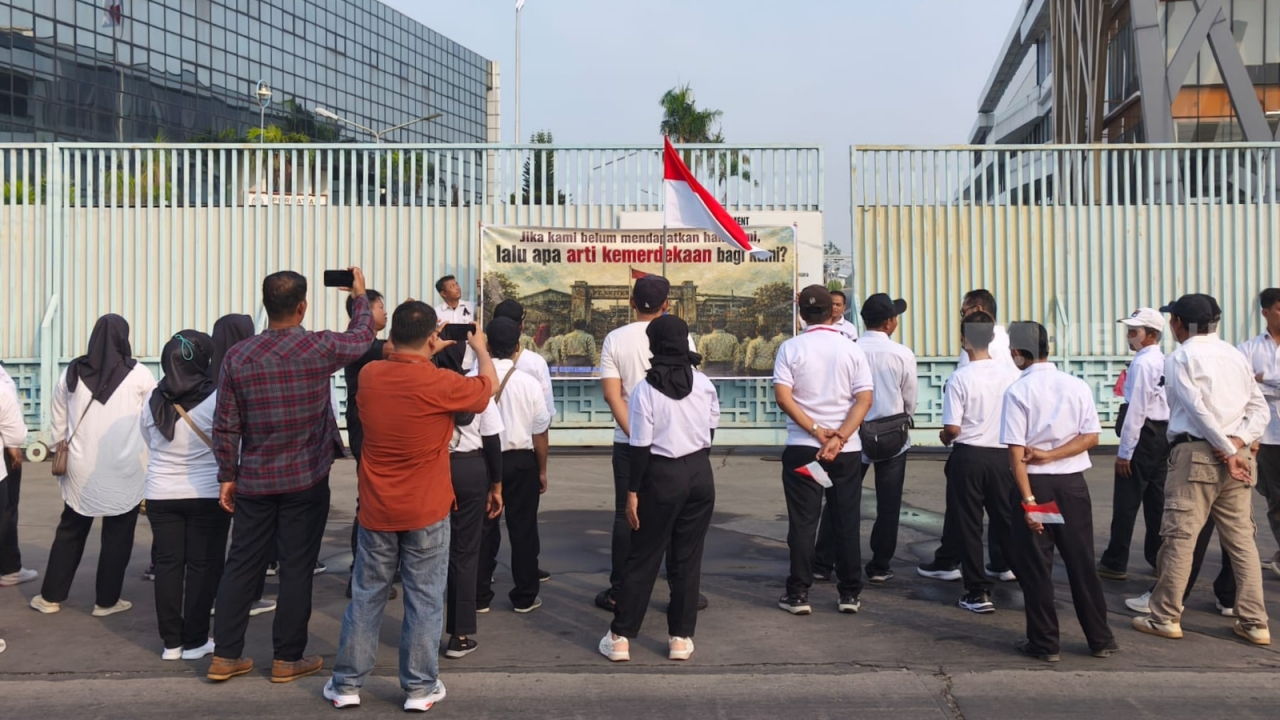 Eks Karyawan Sritex Gelar Upacara HUT ke-81 RI, Soroti Pesangon yang Belum Dibayar
