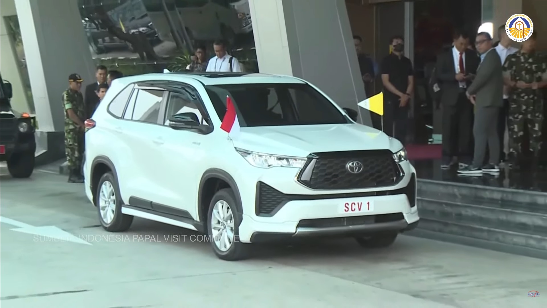 Paus Fransiskus Pakai  Innova Zenix Selama di Indonesia, ini Spesifikasinya 