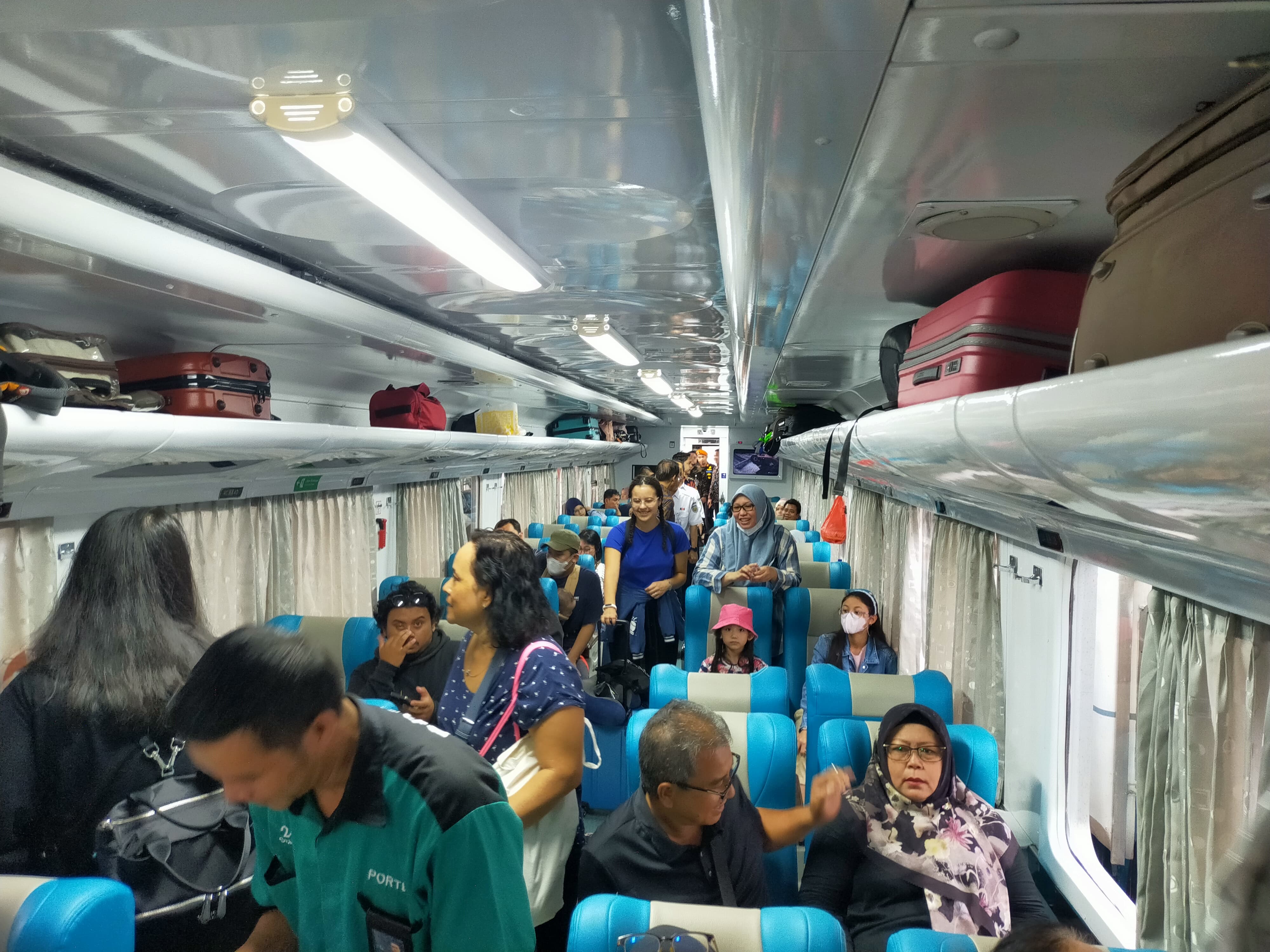 KAI Catat Lonjakan Penumpang Capai 23 persen di Long Weekend Waisak