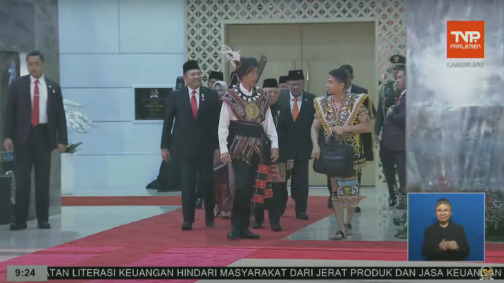 baju adat jokowi