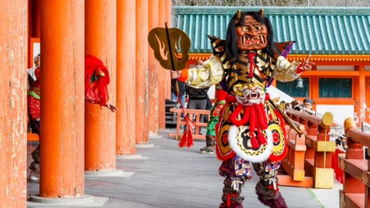 Mengenal Setsubun, Tradisi Melempar Kacang pada Setan di Jepang