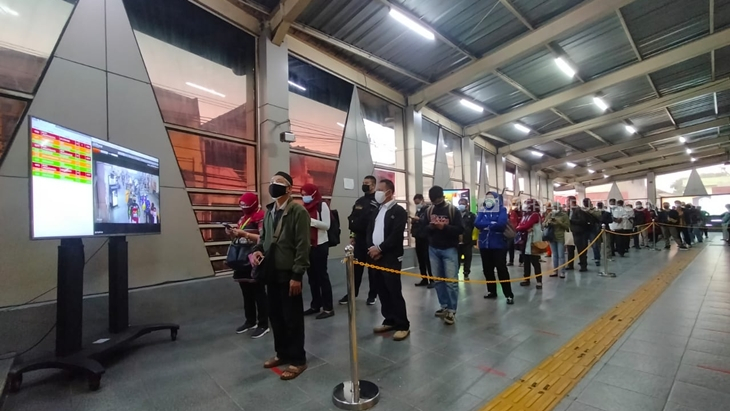 Jelang Nataru Penumpang KRL Tembus 400 Ribu Per Hari