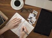 Tetap Asyik Menulis Diary di Era 'A Day In My Life' 