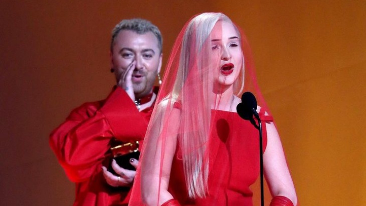 Tampilan Busana di Grammy 2023 yang Sukses Menyita Perhatian Dunia
