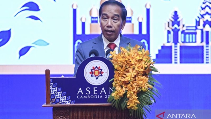 Jokowi Terima Palu Keketuaan ASEAN dari Perdana Menteri Kamboja