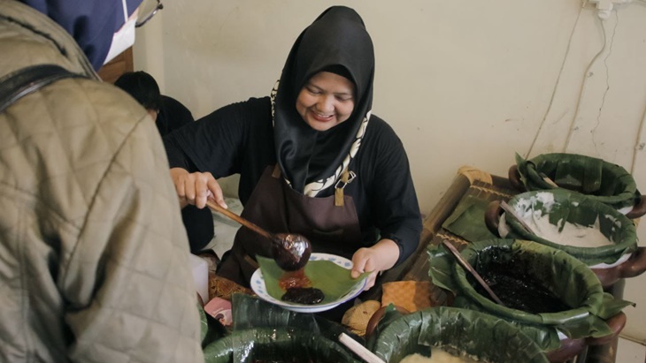 Yuk Sarapan Bubur Jenang Ala Bangsawan di Ndalem Katresnan Bandung