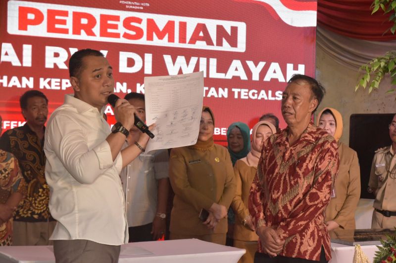 Walkot Surabaya Minta RT/RW Keluarkan Warga Ogah Kerja Dari Daftar Penerima Bansos