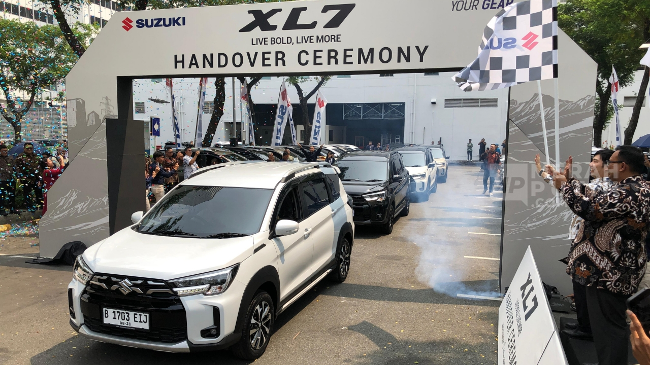 Suzuki XL7 Terbaru Mulai Diserahkan ke Konsumen, SPK Awal Tembus 1.300 Unit