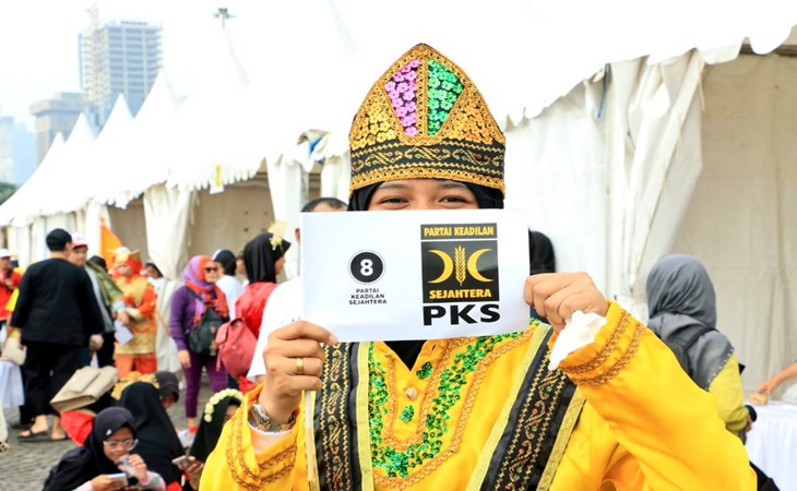 Peserta karnaval Kampanye Damai di Monas
