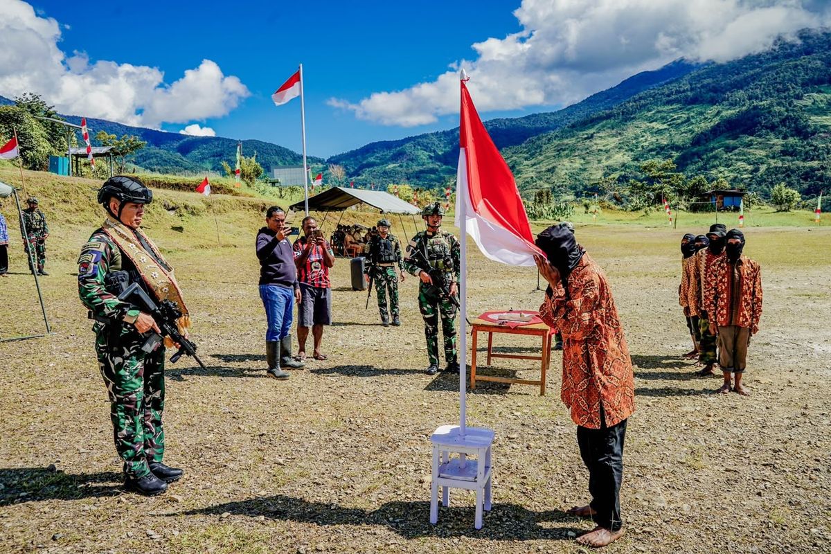 8 Anggota OPM Berikrar Kembali ke NKRI, TNI : jangan Bangun Masa Depan Papua dengan Permusuhan