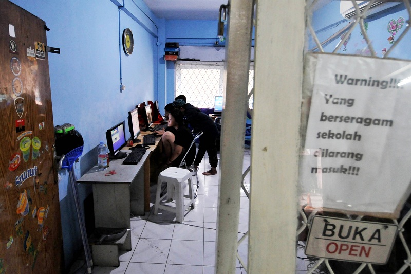 Sejumlah anak bermain di Rusun Benhil II Jakarta. (Foto: MerahPutih/Dery Ridwansah)