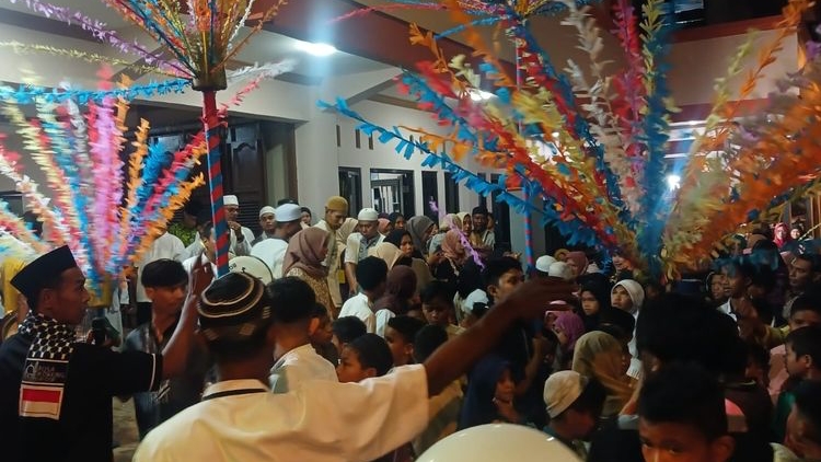 Tradisi Sripuan Warnai Maulid Nabi di NTT, Ada Arak-arakan Gunungan hingga Roda
