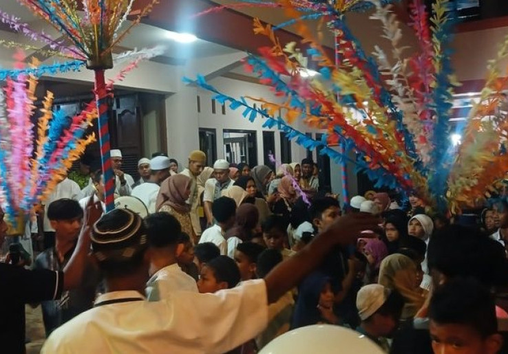 Tradisi Sripuan Warnai Maulid Nabi di NTT, Ada Arak-arakan Gunungan hingga Roda