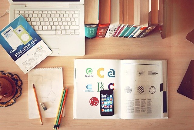 Virtual school adalah belajar jarak jauh yang memanfaatkan wahana internet. (Foto: pixabay/free-photos) 