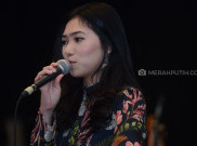 Isyana Sarasvati Cinta Piano