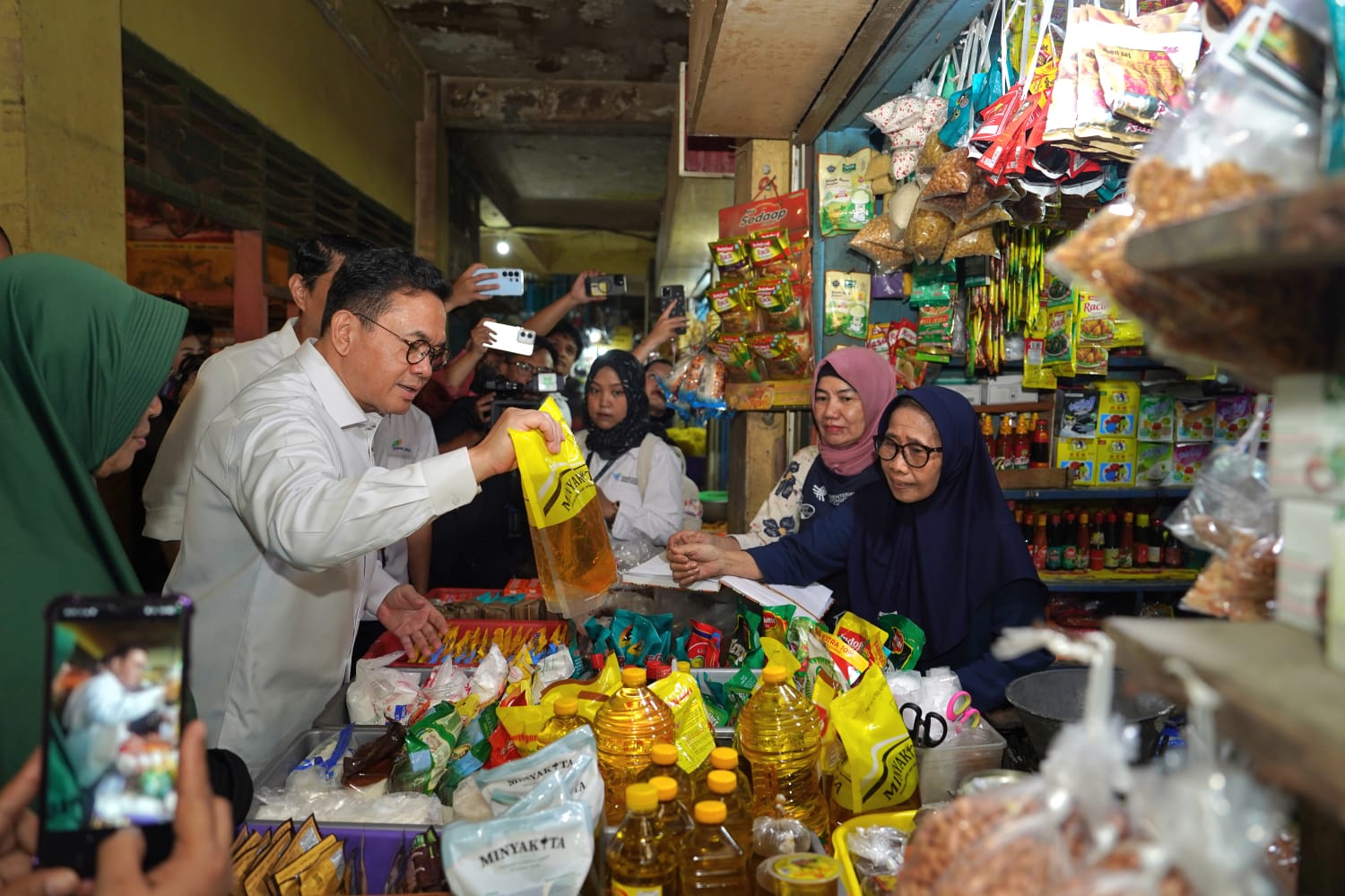 Pantau Pasar Rawasari, Mendag Budi Santoso Sebut Harga Bahan Pokok Masih Stabil Jelang Lebaran 2026