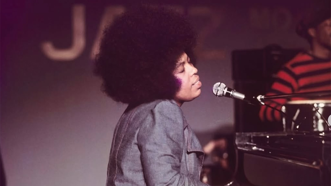 Penyanyi Pemenang Grammy Roberta Flack Meninggal di Usia 88 Tahun, Dikenal lewat Hit ‘Killing Me Softly With His Song’