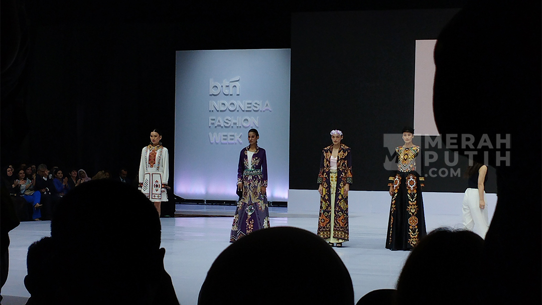 Kolaborasi dengan Desainer Internasional Hadir di Indonesia Fashion Week 2025, Wamendag Gaungkan Bangga Produk Lokal