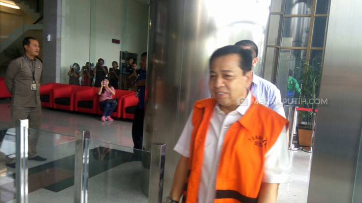 Setnov Menangis dan Akui Kembalikan Uang Rp5 M ke KPK