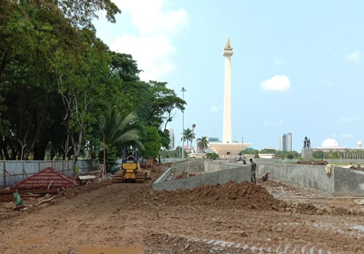 Trubus: Kebijakan Anies Pangkas Pohon Monas Banyak Mudaratnya