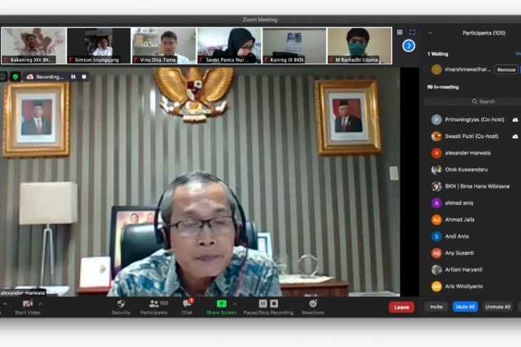 Wakil Ketua KPK Alexander Marwata saat memberikan sambutan dalam pembukaan kegiatan diklat audit investigatif untuk 74 Auditor Kepegawaian (audiwan) Badan Kepegawaian Negara (BKN) melalui telekonferensi di Jakarta, Senin (15/6/2020). (KPK)