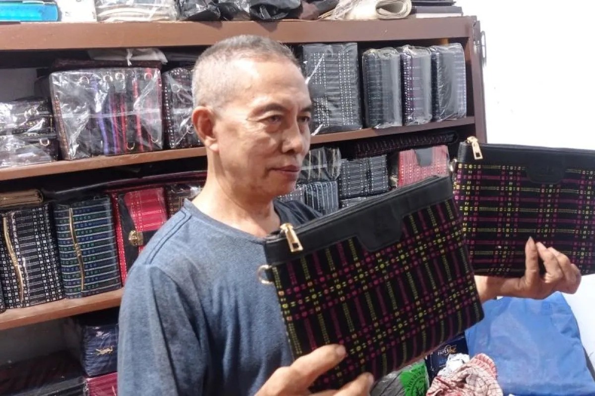 Keunikan Dompet Badui yang Kian Diminati Hingga Bali, Memiliki Bahan Tenun Khas