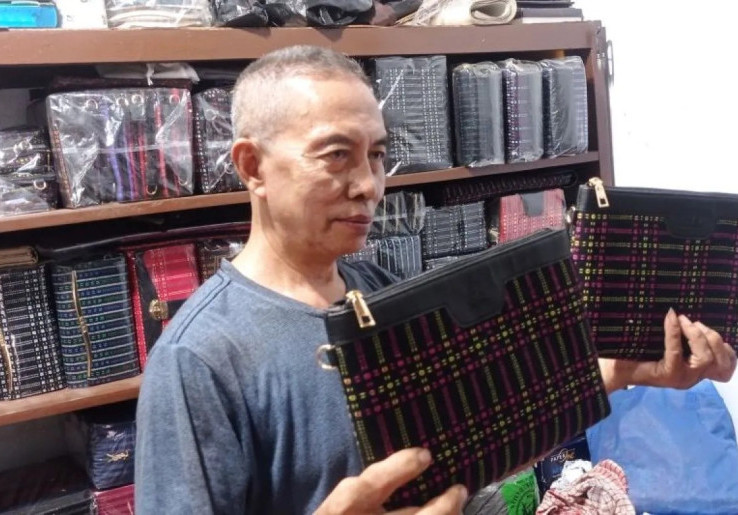 Keunikan Dompet Badui yang Kian Diminati Hingga Bali, Memiliki Bahan Tenun Khas