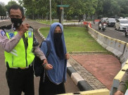 Siti Elina Terobos Istana untuk Temui Jokowi