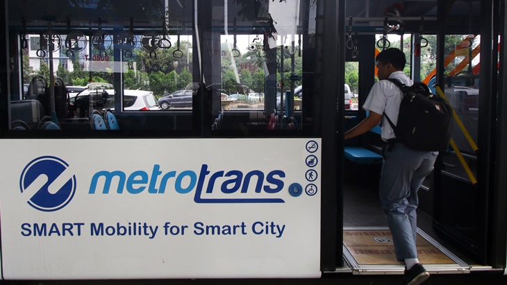 Sandiaga Akan Evaluasi Armada Bus Transjakarta di Tanah Abang