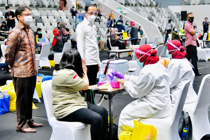 Vaksinasi COVID-19. (Foto: Antara)