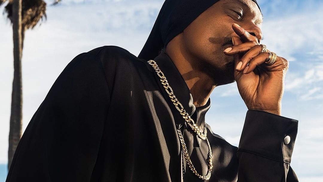 Snoop Dogg Rilis 'Lovevhild', Koleksi Perhiasan Mewah Hasil Kolaborasi dengan Metal Alchemist