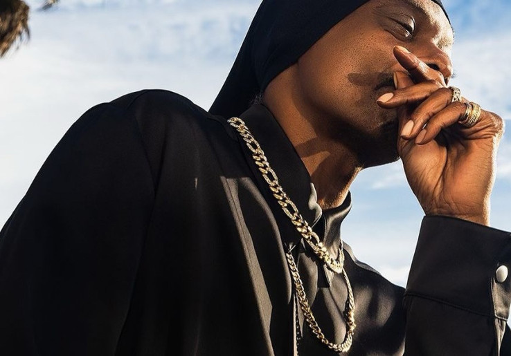 Snoop Dogg Rilis 'Lovevhild', Koleksi Perhiasan Mewah Hasil Kolaborasi dengan Metal Alchemist