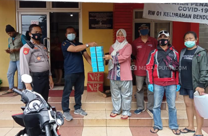 Terdampak Banjir, Warga Karet Tengsin Dievakuasi ke Masjid Hingga Basemen Apartemen