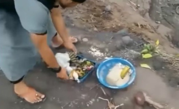 Polda Jatim Ikut Buru Pembuang dan Penendang Sesajen di Semeru