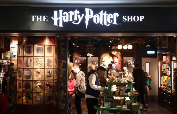 Toko 'Harry Potter' Terbesar di Dunia Dibuka di New York - MerahPutih