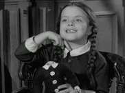 Lisa Loring, Pemeran Awal Wednesday Addams Meninggal Dunia