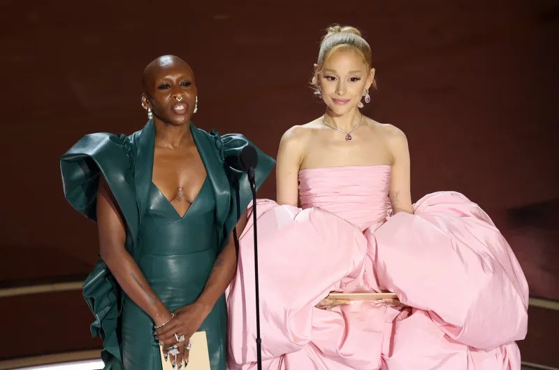 5 Busana Terbaik di Red Carpet Oscar 2024, Ariana Tampil Bak Barbie