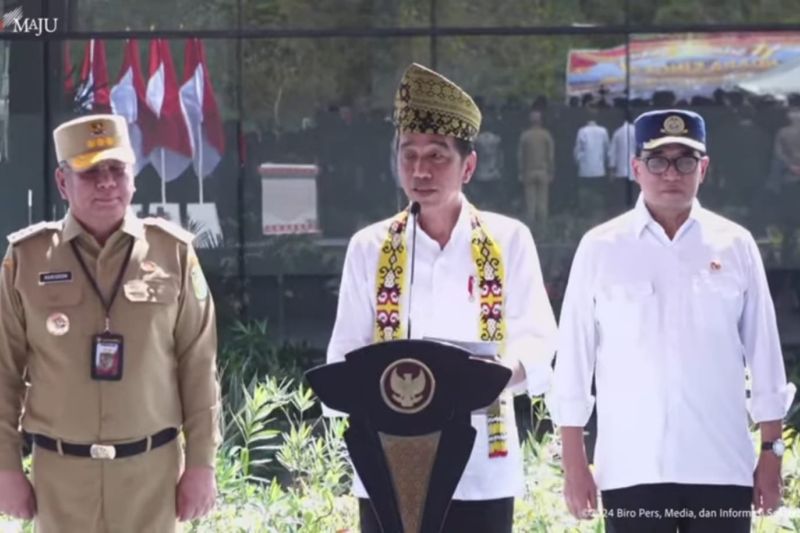 Jokowi Resmikan Bandara Singkawang Bantuan CSR Pengusaha