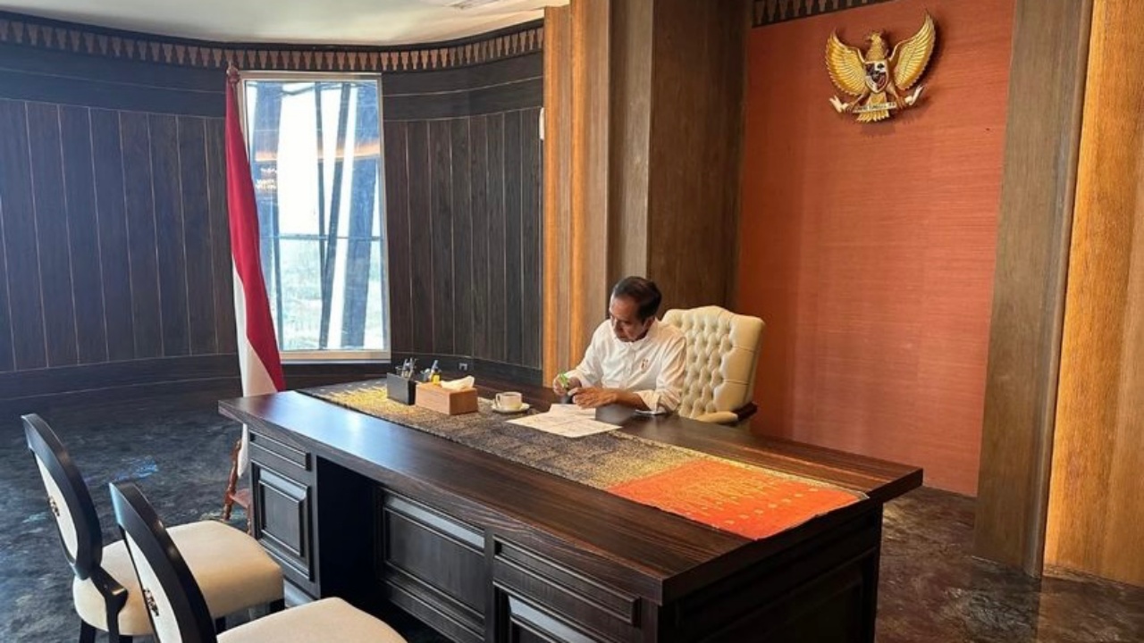 Jokowi Pamerkan Ruang Kerja dan Kamar Tidurnya di Kantor Presiden IKN