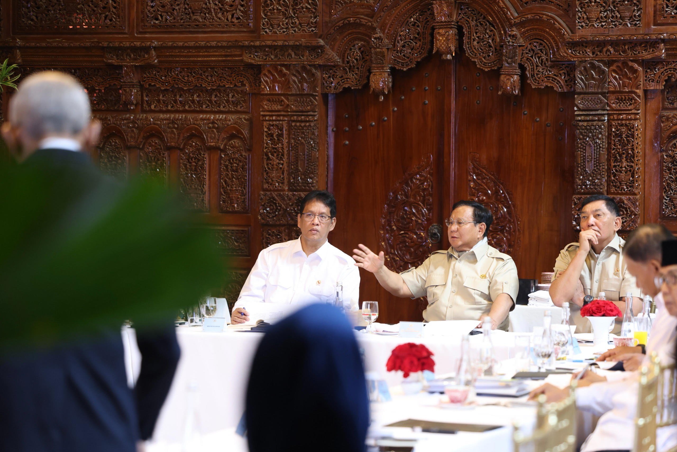 Ratas Kabinet di Rumah, Prabowo Suruh Kemendiktisaintek Cari 2.000 Anak Muda Hebat