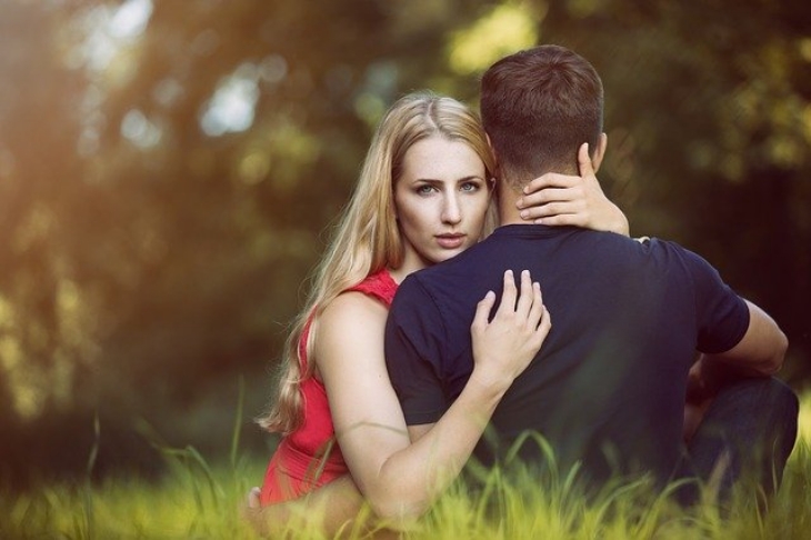 Pertimbangkan perasaan pasangan (Foto: Pixabay/panajiotis)