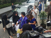 Hotman Paris Bantah Syahrini Ikut Umrah Gratis dari First Travel 