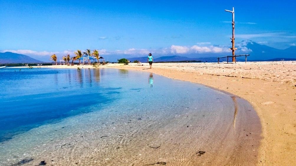 Indahnya Pantai Gili Putih yang Menarik Banyak Perhatian Wisatawan 