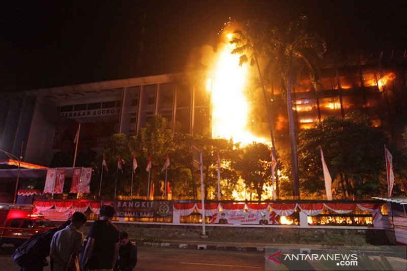 Tim Labfor Polri Telusuri Pemantik Api di Gedung Kejagung