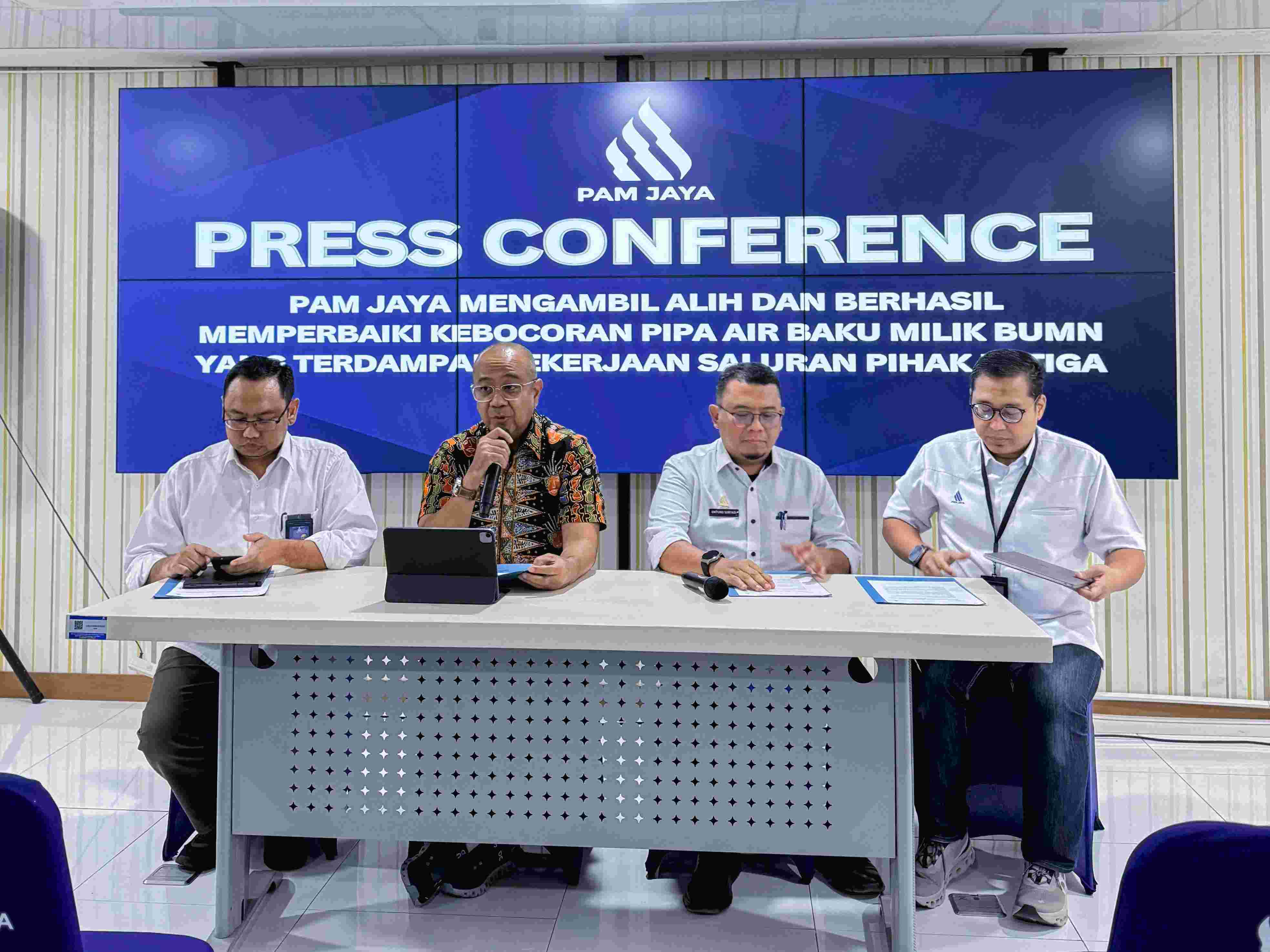 PAM JAYA Ambil Alih Pekerjaan Kerusakan Pipa di Jalan Satrio